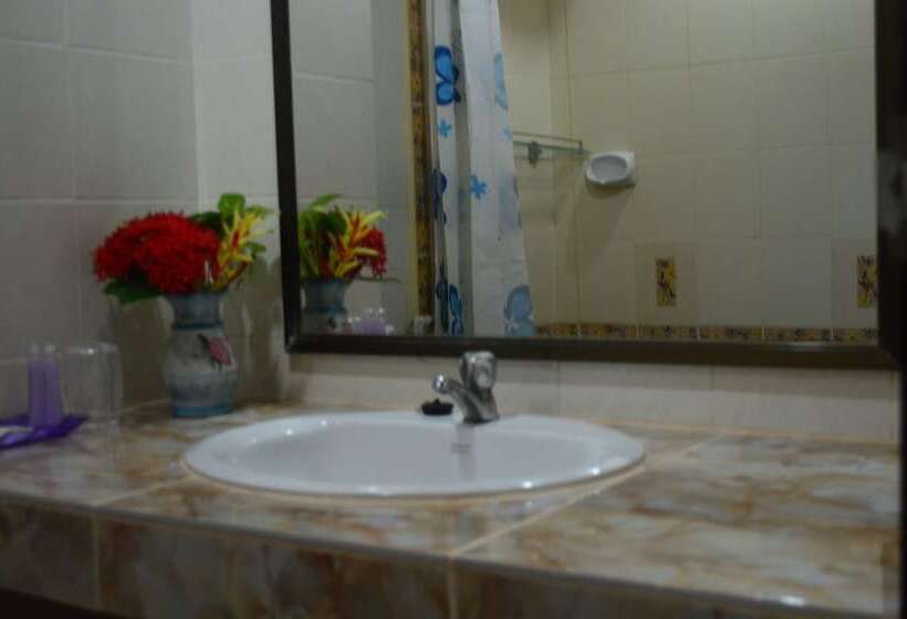 スタンダードトリプルルーム, Bonny Hotel 4 Floors No Elevator