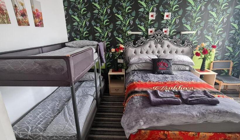 غرفة عائلية, Bukhari