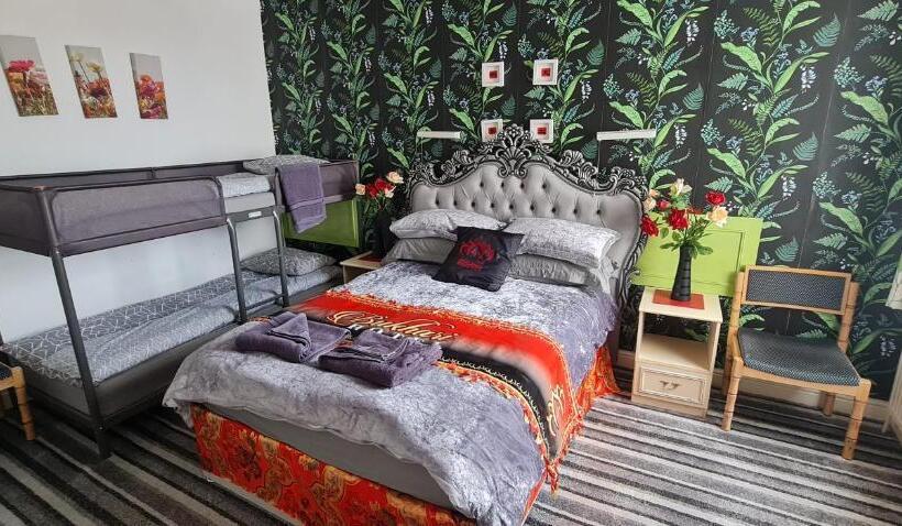 غرفة عائلية, Bukhari