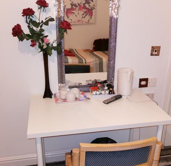 غرفة قياسية رباعية, Bukhari