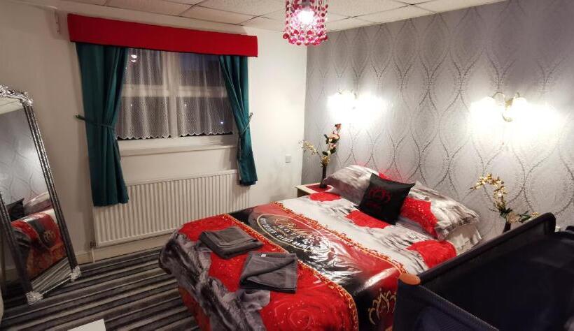 غرفة قياسية رباعية, Bukhari