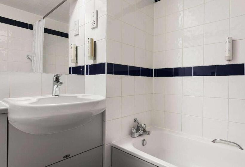 Номер Стандарт, Days Inn Warwick Northbound M40