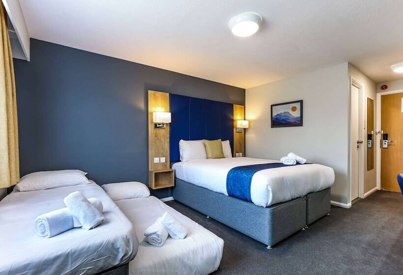 패밀리 룸, Days Inn Warwick Northbound M40