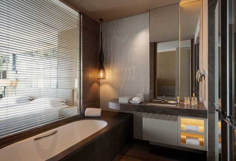 Клубный номер с видом на озеро, Hyatt Regency Suzhou