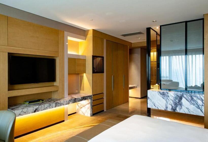 带大床的俱乐部房间, Hyatt Regency Tianjin East