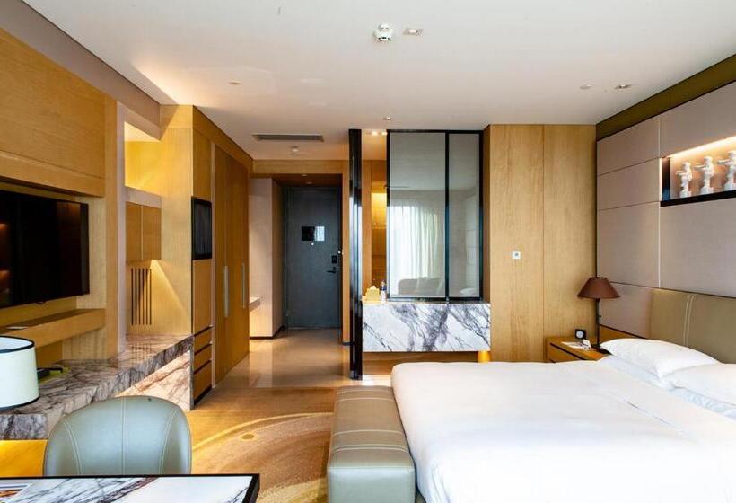 带大床的俱乐部房间, Hyatt Regency Tianjin East