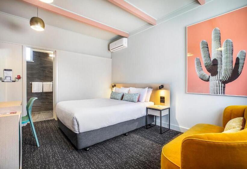 Studio Standard, Nightcap At Sandbelt