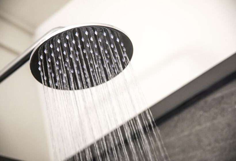 Studio Rodzinne, Nightcap At Sandbelt