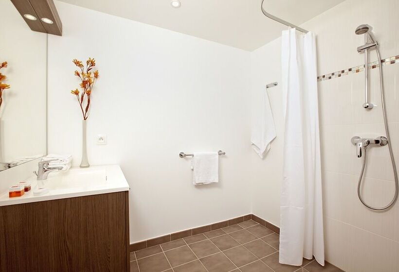 スタンダードスタジオ, Séjours & Affaires Massy Atlantis