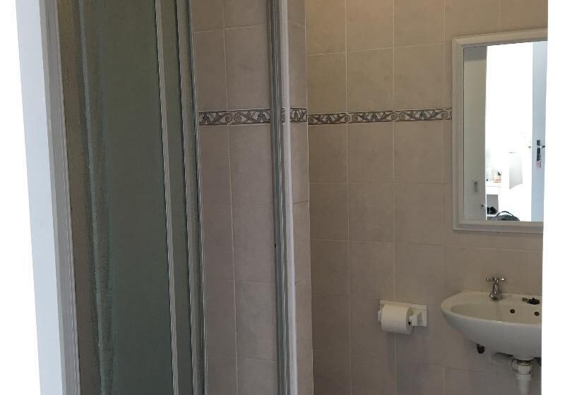 استودیوی استاندارد, Séjours & Affaires Massy Atlantis