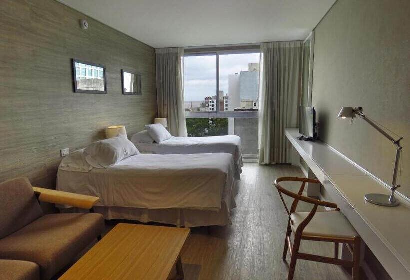 اتاق سوپریور با تخت بزرگ, Smart Hotel Montevideo