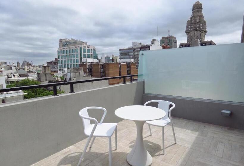 اتاق لوکس با بالکن, Smart Hotel Montevideo