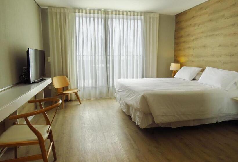 اتاق لوکس با بالکن, Smart Hotel Montevideo