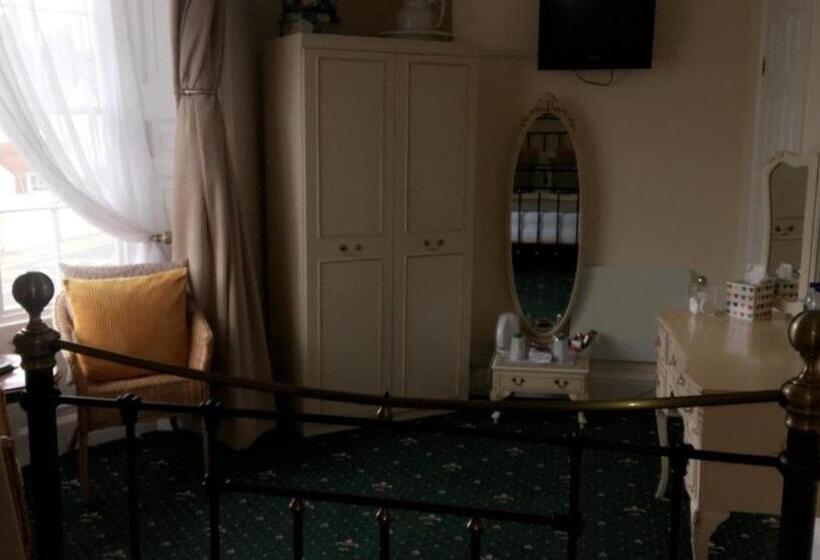 サイドオーシャンビュースタンダードルーム, The Bay Guest House