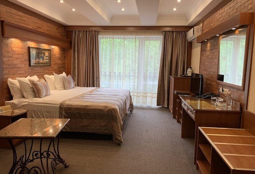 اتاق لوکس, Uyut Almaty