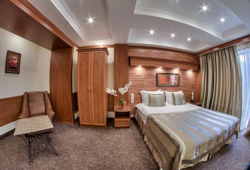 اتاق لوکس, Uyut Almaty