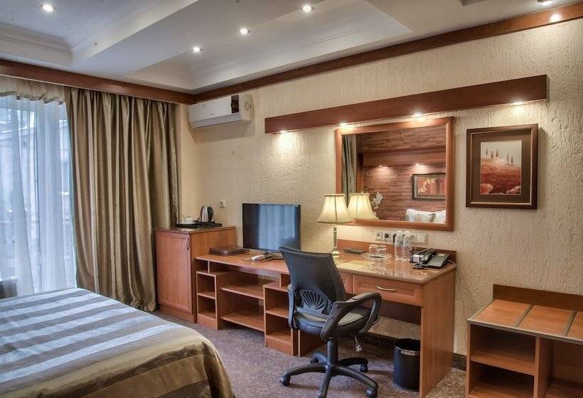 اتاق لوکس, Uyut Almaty