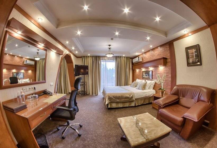 سوییت جونیور, Uyut Almaty