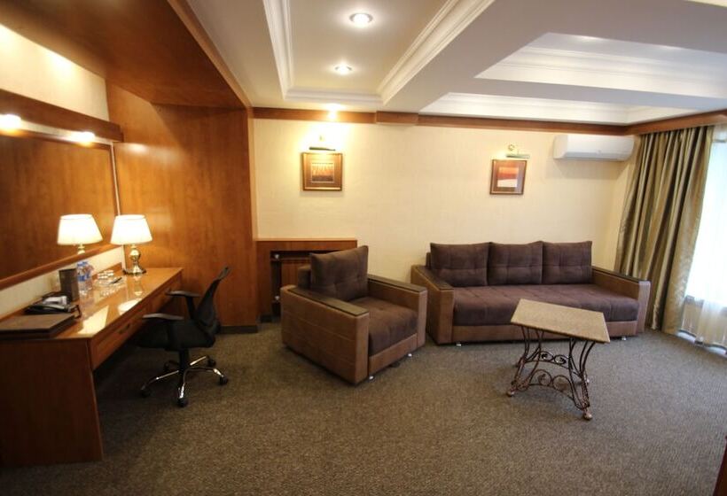 سوییت, Uyut Almaty