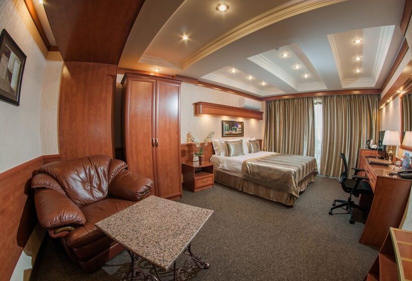 اتاق لوکس, Uyut Almaty