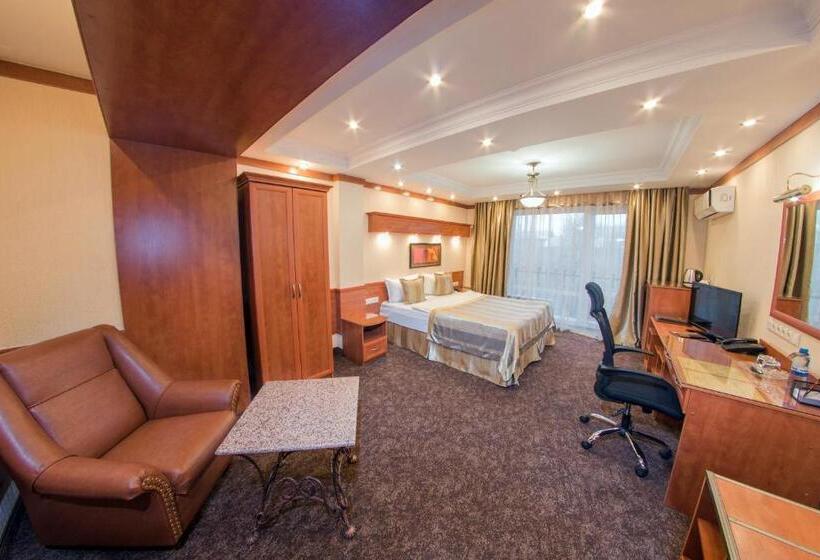 اتاق لوکس, Uyut Almaty