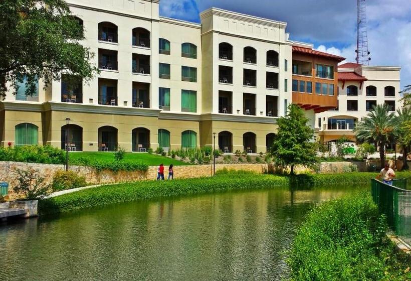 חדר דלוקס עם מרפסת, Sol Cypress, San Antonio, A Tribute Portfolio