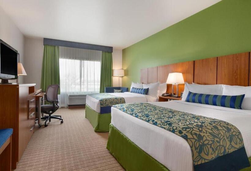 חדר דלוקס עם מרפסת, Sol Cypress, San Antonio, A Tribute Portfolio