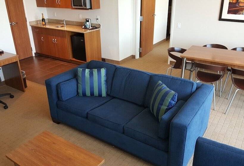 디럭스 스위트, Sol Cypress, San Antonio, A Tribute Portfolio