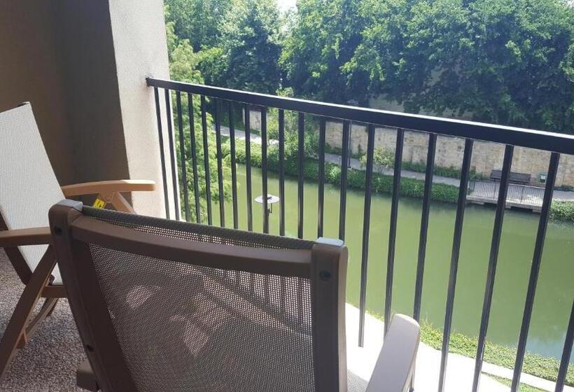 חדר דחוקס עם מיטת קינג, Sol Cypress, San Antonio, A Tribute Portfolio