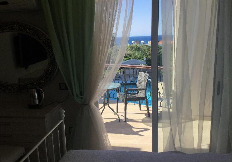 Номер Стандарт Вид на Море, The Prince Inn Hotel & Villas