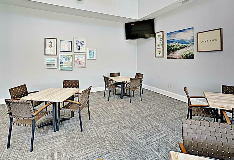 3间卧室的房子, Cape Arundel House