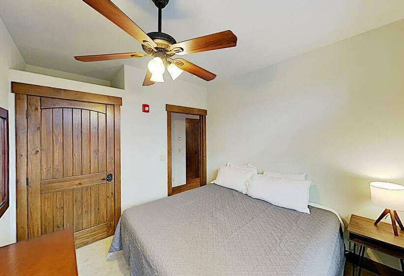 آپارتمان 1 خوابه, Frisco Condo Unit C