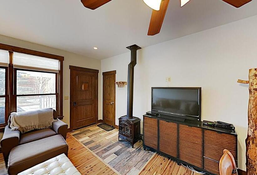 آپارتمان 1 خوابه, Frisco Condo Unit C