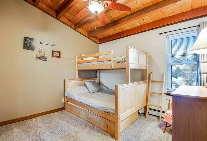 침실 2개 아파트, Treehouse Condo Unit H202