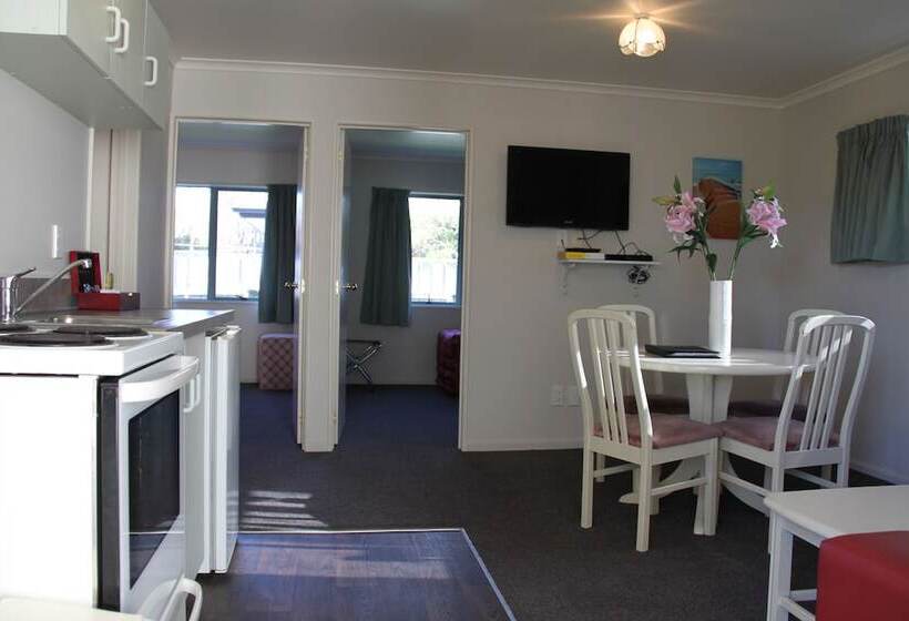 ２ベッドルームアパートメント, Alcala Motor Lodge