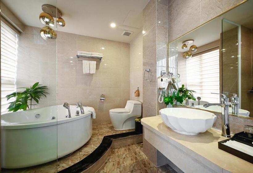 استودیو خانوادگی, Cicilia City Hotel Saigon Center