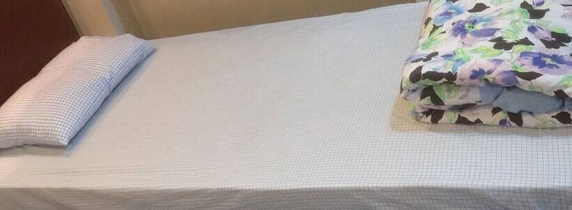 اتاق اکونومی یک تخته, Hong Kong Coliving Space