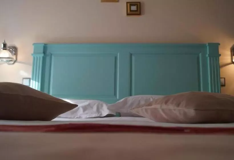 ２ベッドスイートルーム, Bastion