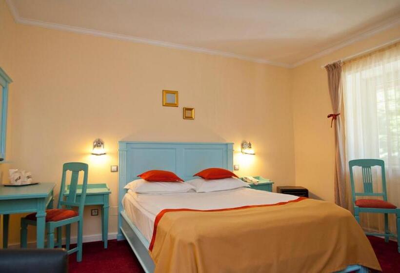 スーペリアールーム, Bastion