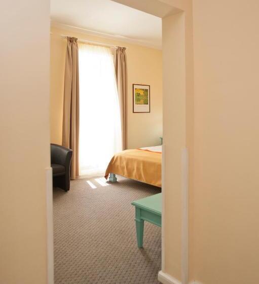 スーペリアールーム, Bastion