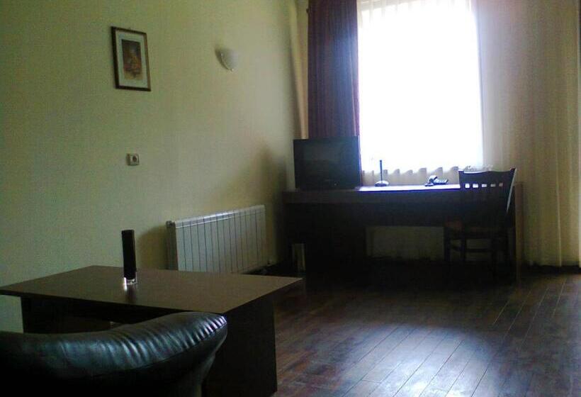 סוויטת דופלקס, Borika