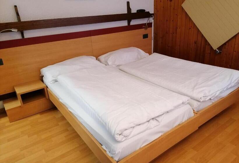 带共用浴室的标准房间, Du Stand