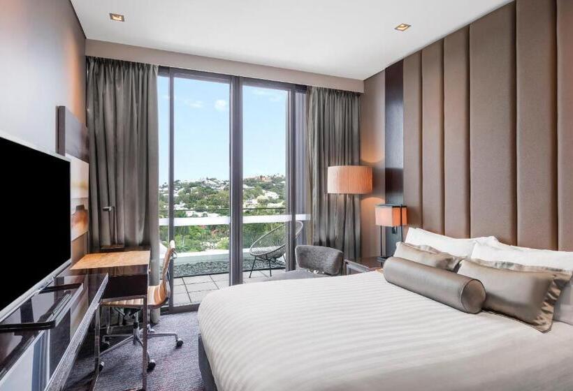 Номер Стандарт с Балконом, The Beetson Hotel Formerly Gambaro