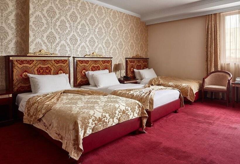 اتاق استاندارد سه نفره, Gold