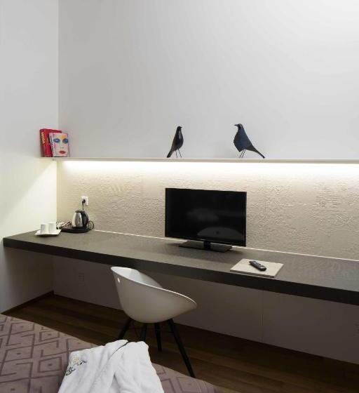 اتاق استاندارد, Golden Crown