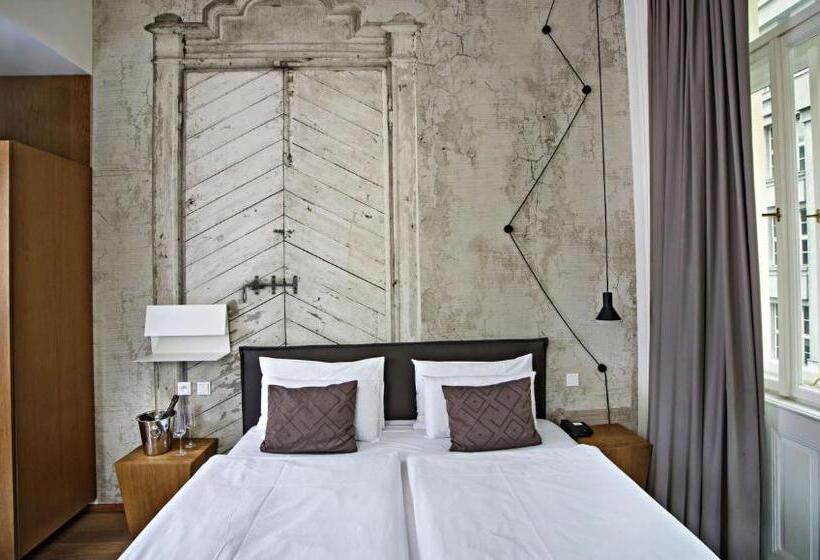 اتاق استاندارد, Golden Crown