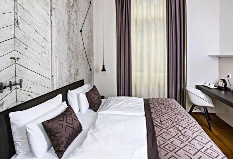 اتاق استاندارد, Golden Crown