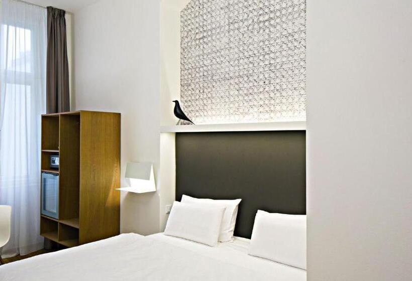 اتاق عادی, Golden Crown