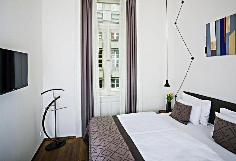 اتاق عادی, Golden Crown