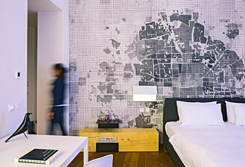 اتاق سوپریور, Golden Crown